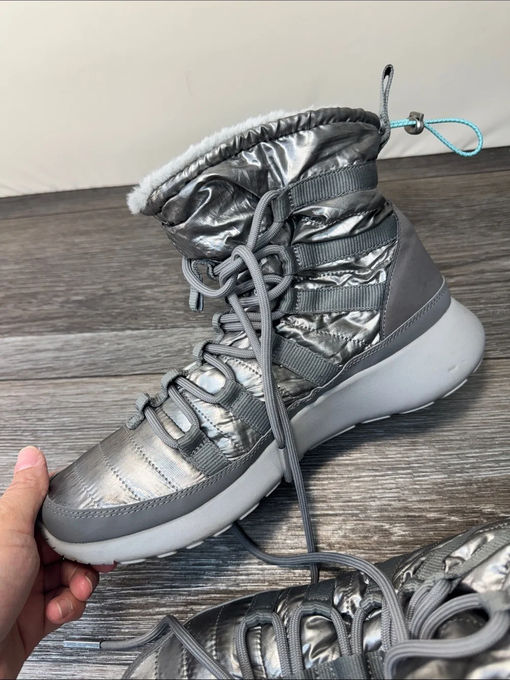 Nike Women's Gray Quilted Winter snow high top  Boots  Sz 11 (h76)